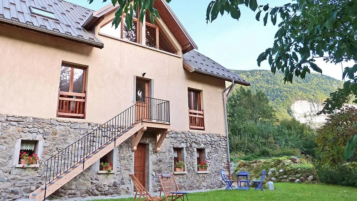 Le Chat Perche - Appartements 3 Etoiles Spacieux Et Chaleureux A Allemond 0*, Allemont